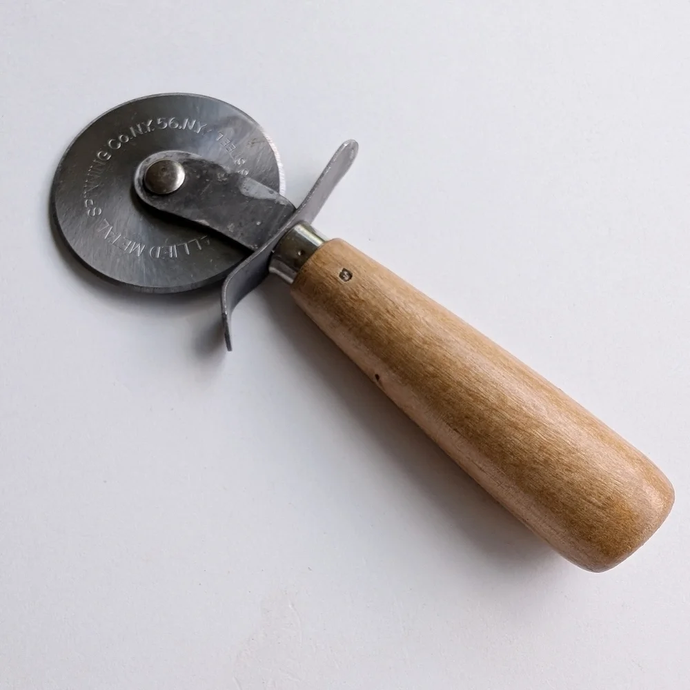 PIZZA Wheel Cutter Vintage Stainless Allied Metalworks Wooden Rolling Slicer